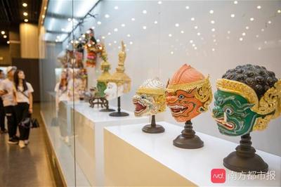 廣州圖書館呈現(xiàn)國(guó)際大師作品展 紙莎草畫與銀器的藝術(shù)對(duì)話